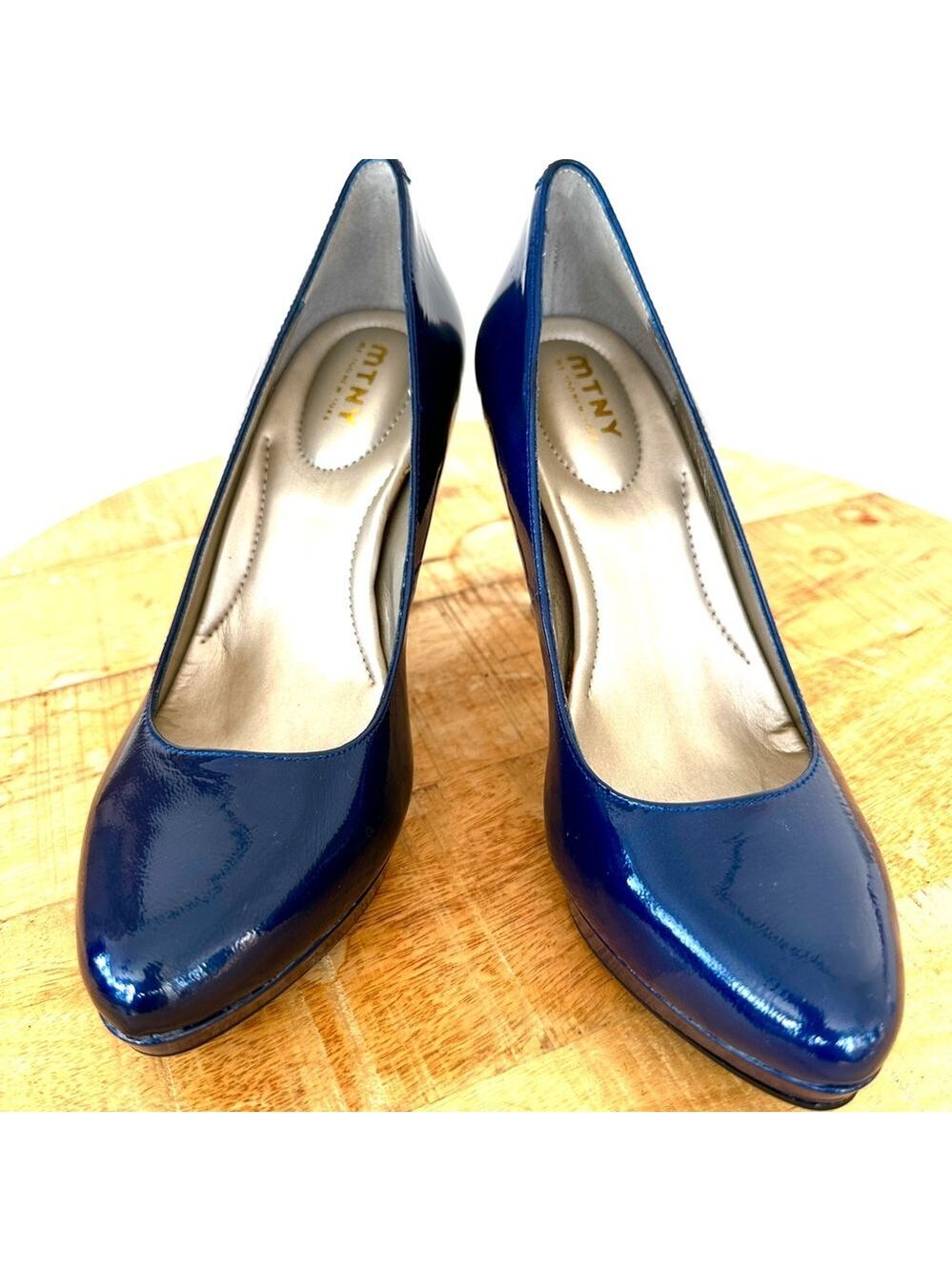 MTNY Women's Blue Pumps with Small Platform, Blue Leather